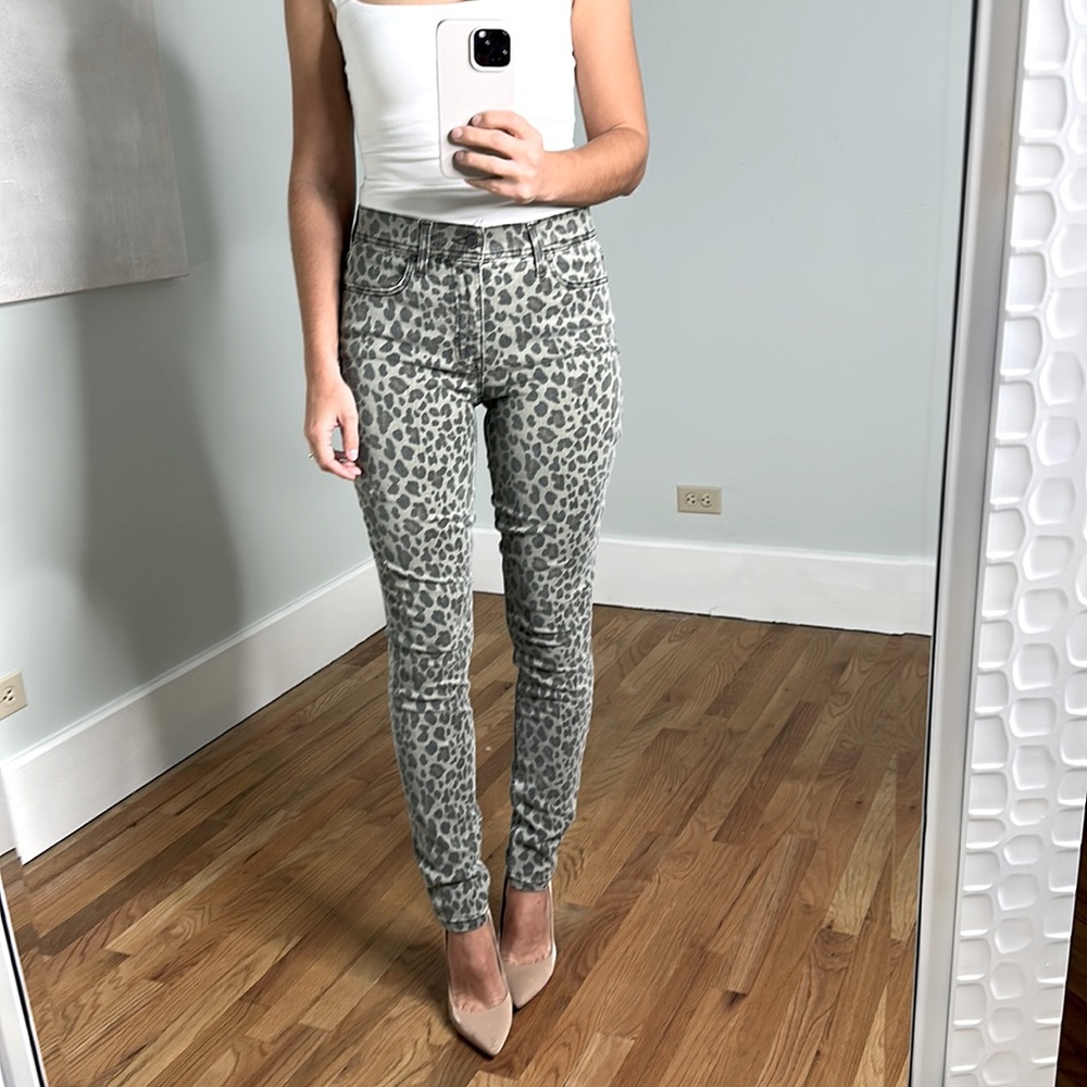 NWOT Level 99 light green cheetah / leopard print high waisted skinny jeans